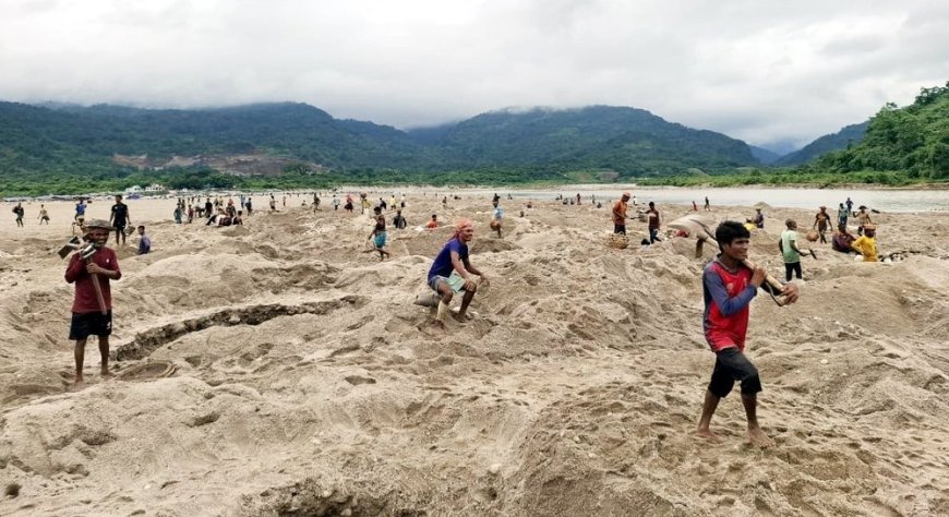 সীমাহীন লুটপাটে সাদাপাথর বিরাণভূমি